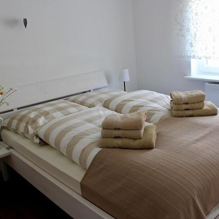 Kleines Landleben Apartment โฮวัคท์ ภายนอก รูปภาพ